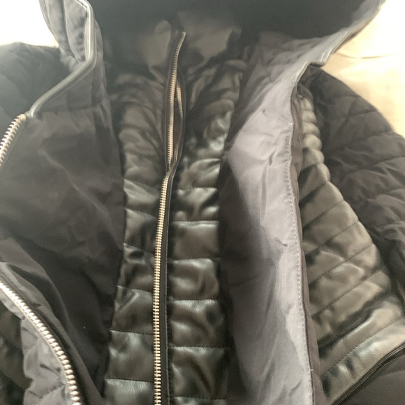 Small Guess jacket mint condition - Picture 2 of 7